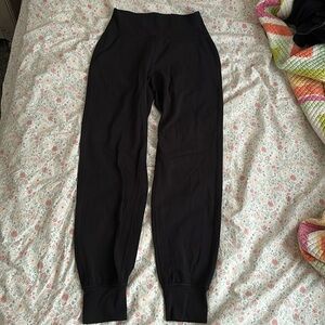 lululemon joggers size 4